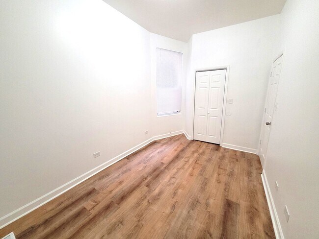 Building Photo - 7552 S Parnell