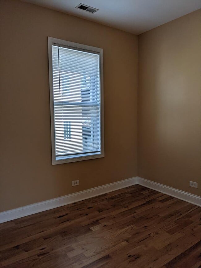 Building Photo - 712 S Aberdeen St