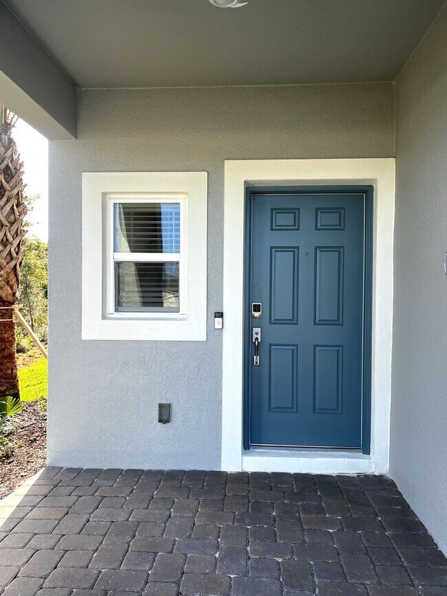 Building Photo - 3 BR 2.5 BRAND NEW- Townhome-HORSE CREEK -...