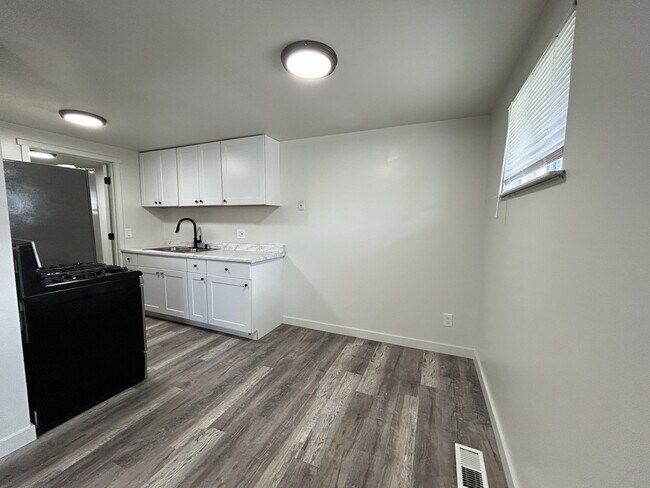 Building Photo - 3440 S 200 E