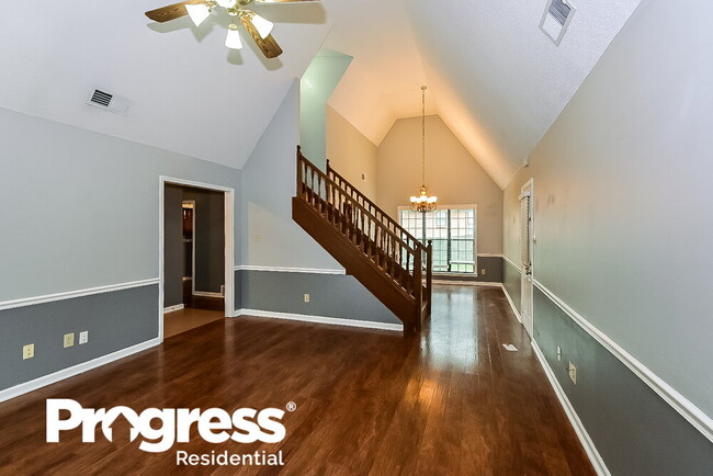 Building Photo - 6744 Blue Spruce Dr
