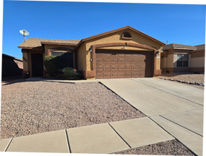 Building Photo - 7865 E Rooner Dr