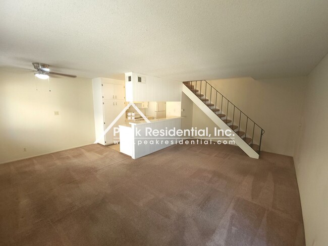 Building Photo - Spacious Rosemont Area 2bd/1ba Condo - Great Price!