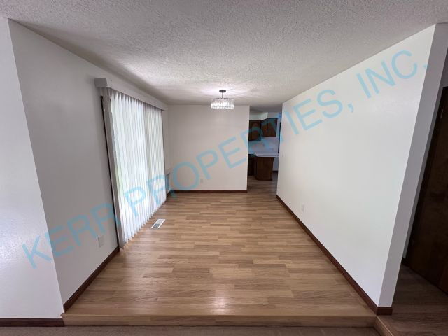 Foto del edificio - 18660 Roundtree Dr