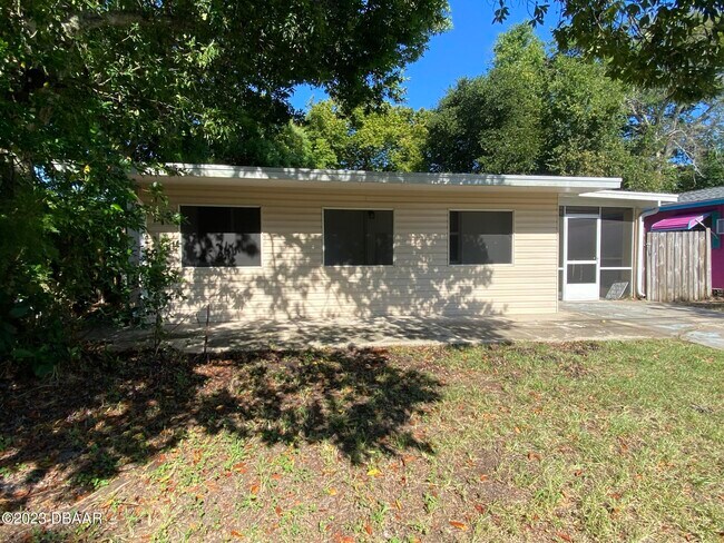 Building Photo - 2609 Anastasia Dr