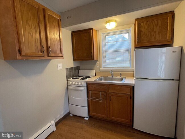 Building Photo - 1503 N Broom St
