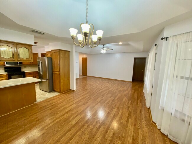 Foto del edificio - 1318 Maple St