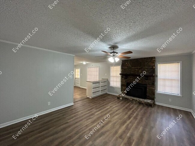 Building Photo - 6787 Pleasant Hill Rd