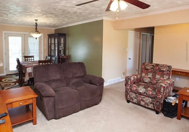 Building Photo - 1416 Adams Cir