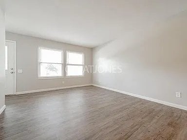 Building Photo - 11020 Linnell Dr