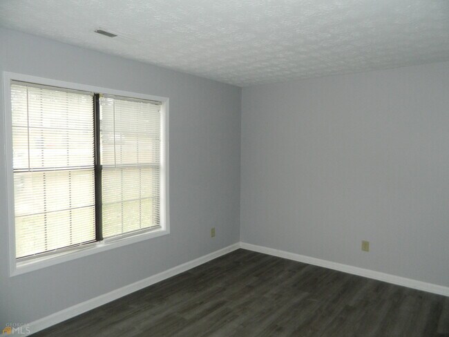 Foto del edificio - 340 Bedford Bay Ln