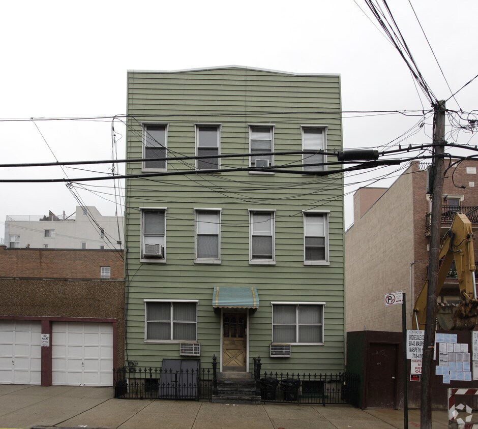 Foto del edificio - 186 Frost St