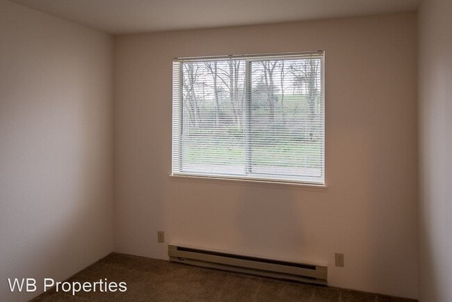 Building Photo - 2700 Maple St