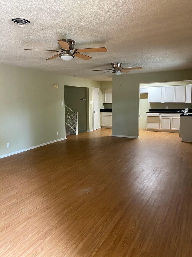 Living Room - 2118 S Belt Line Rd