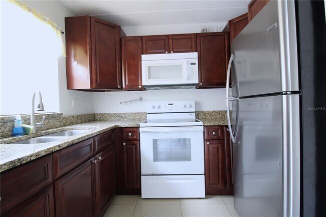 Foto del edificio - 1910 Honour Rd