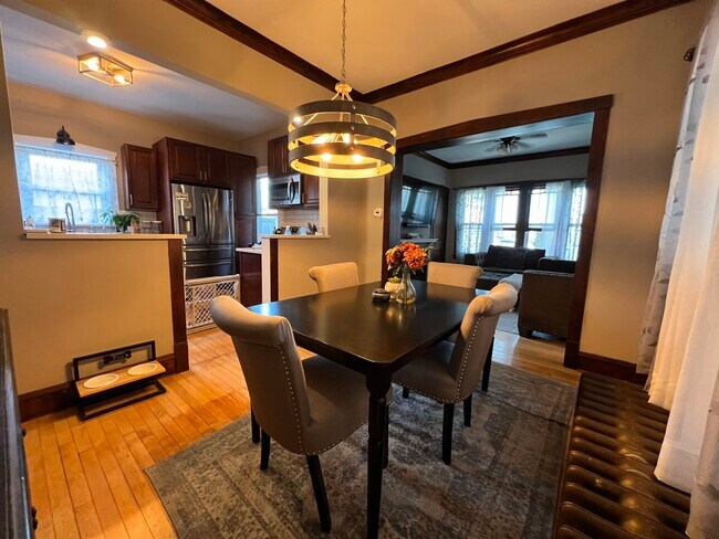 Foto del edificio - 6326 W Berenice Ave