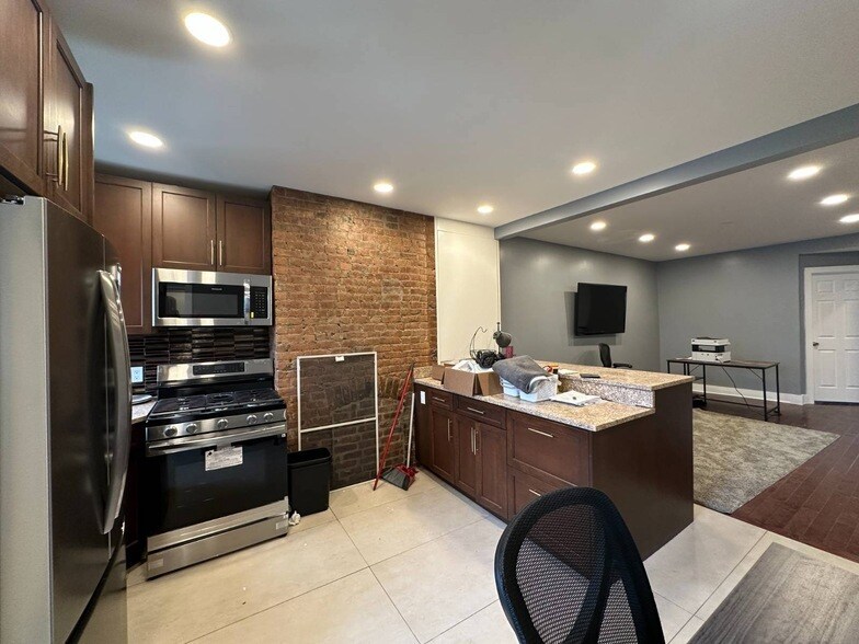 Foto principal - 387 Van Brunt St