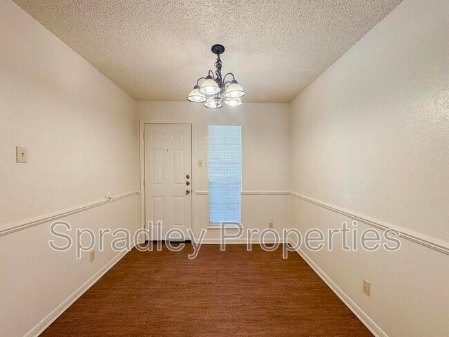 Building Photo - 2908 Durango Dr