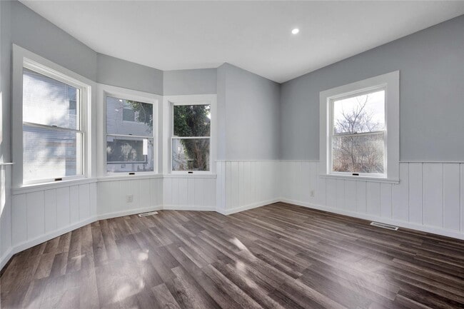 Building Photo - 178 S Ocean Ave