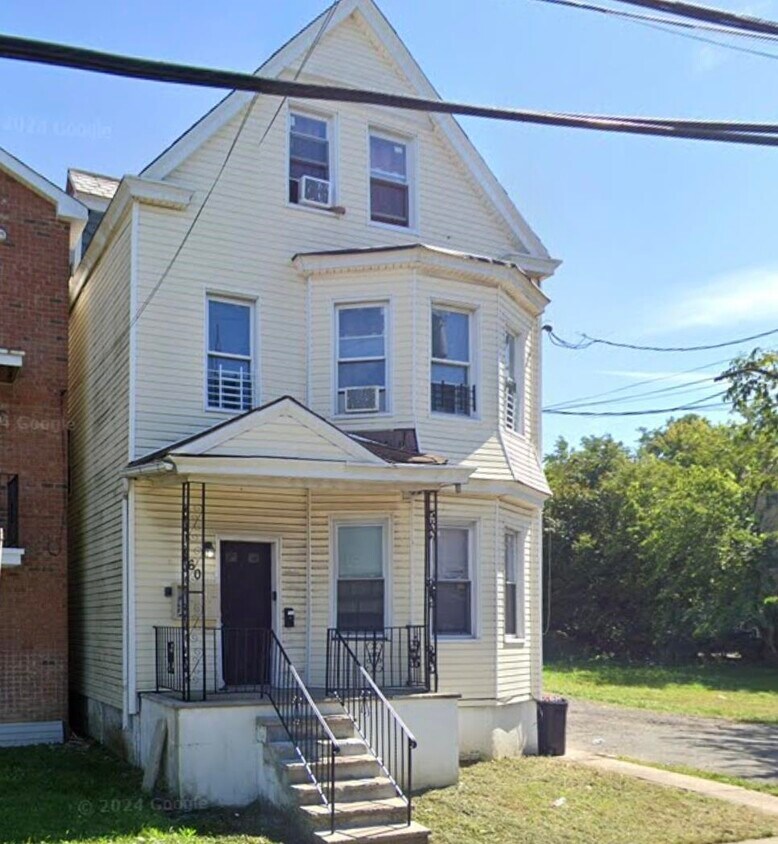 Primary Photo - 360 Grove St