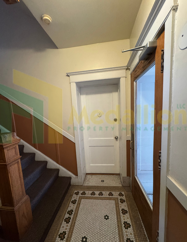 Foto del edificio - 6106 S Ingleside Ave