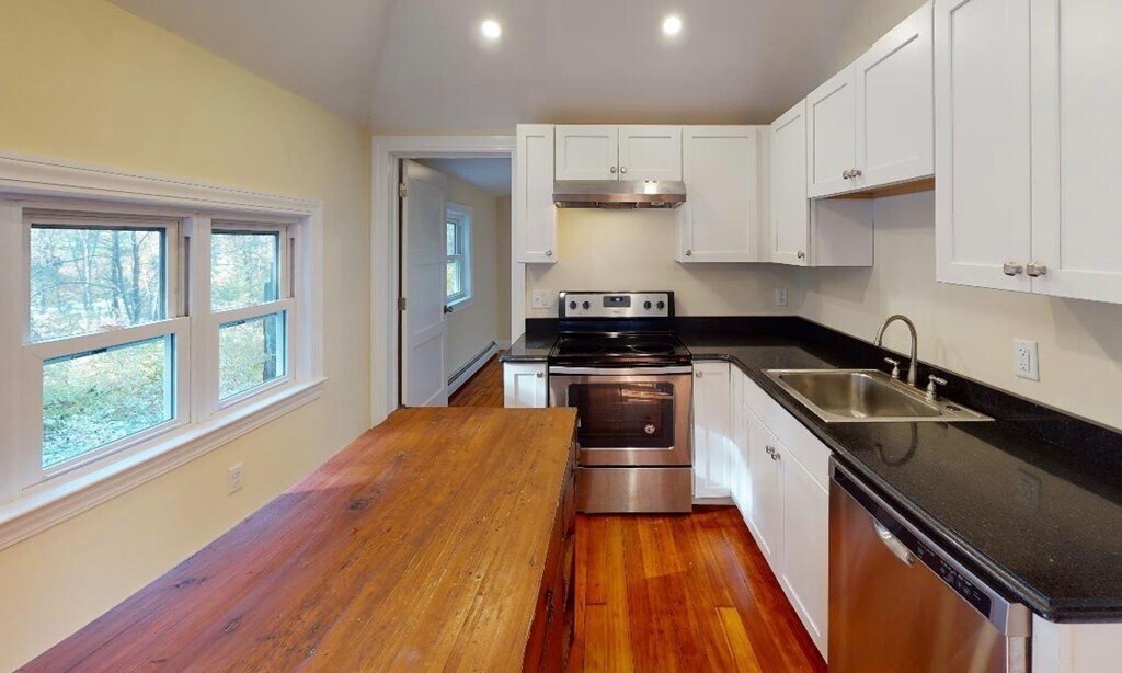 17 Lyndale Ave, Gloucester, MA 01930 House Rental in Gloucester, MA