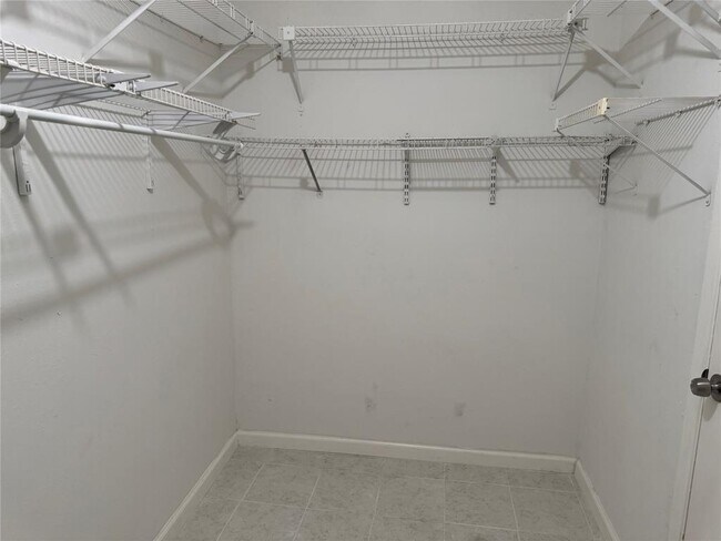 Building Photo - 6311 Dawnridge Dr