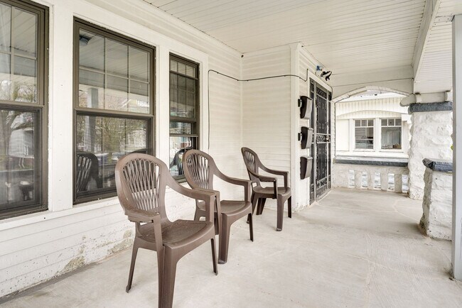 Foto del edificio - 184 Butler Ave