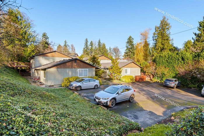 Cozy Multnomah Village Condo- Water, Sewer and Garbage included! - Cozy Multnomah Village Condo- Water, Sewer and Garbage included!