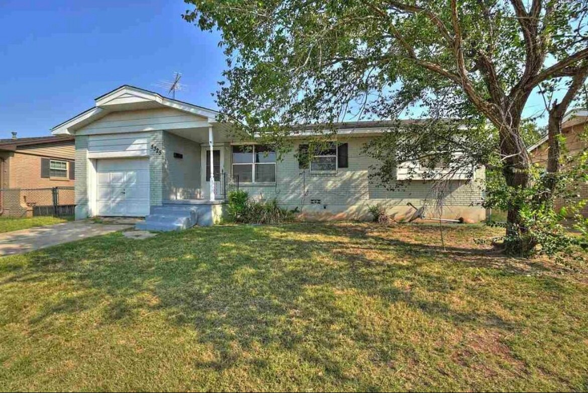 Foto principal - 5325 NW Euclid Ave