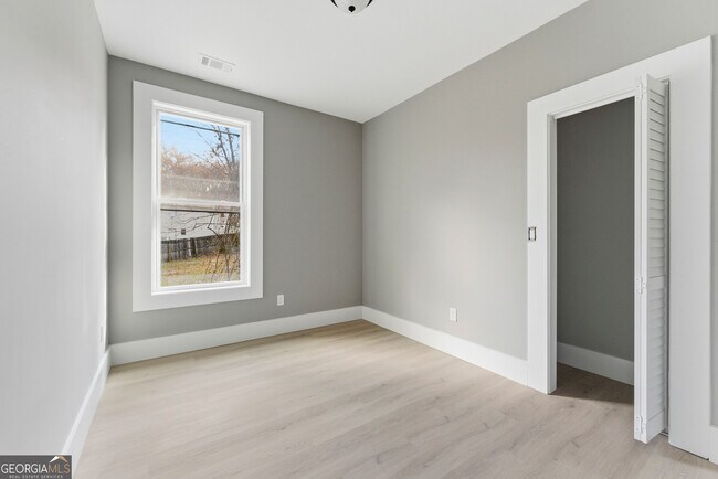 Foto del edificio - 1409 Northwest Dr NW