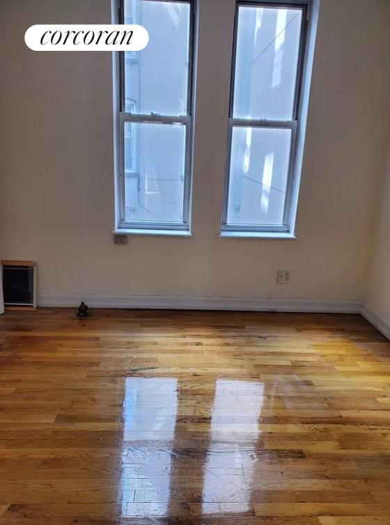 Foto del edificio - 208 E 7th St