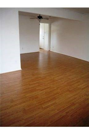 Sala de estar que da al comedor. - 5032 Matilda St