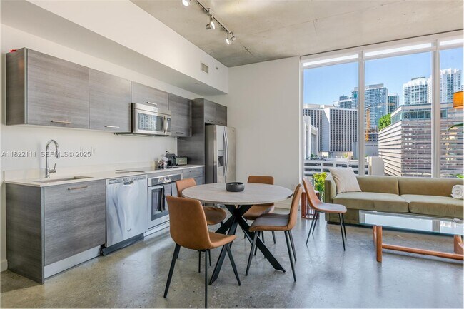 Foto del edificio - 151 SE 1st St