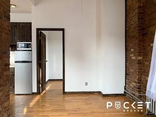 Foto del edificio - 441 E 12th Street Unit 5-D