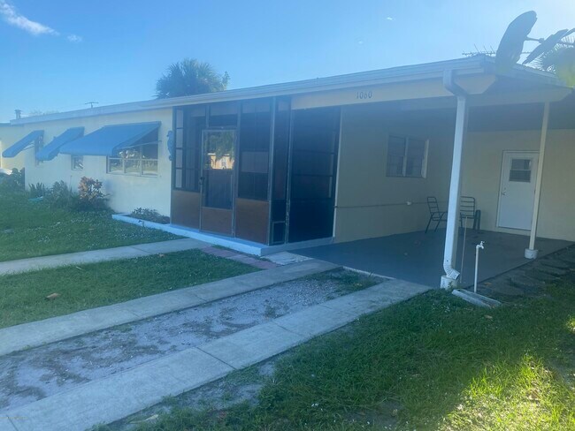 Foto del edificio - 1060 Cable Ln NE