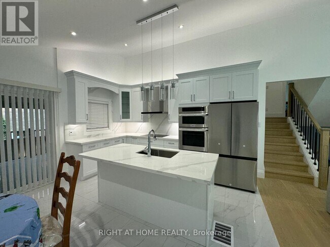Building Photo - 52 Sedgebrook Crescent