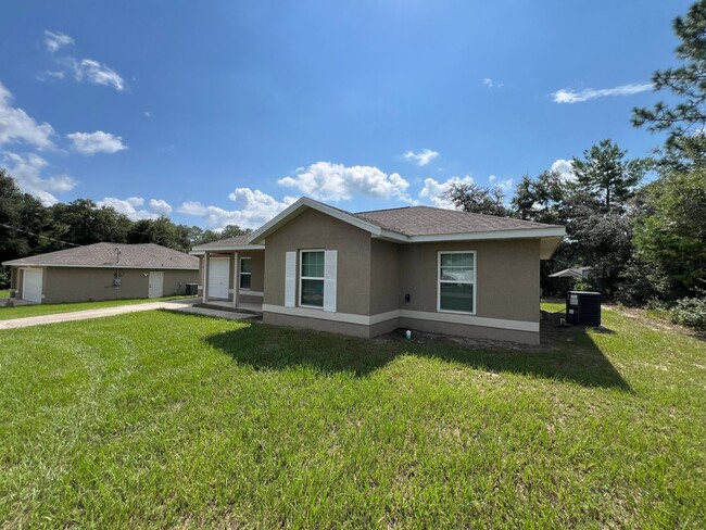 Building Photo - Amazing, 3 Bedroom,2 Bathroom Home in Ocala!!