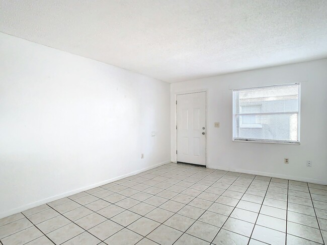 Photo - 712 E Floribraska Ave Apartment