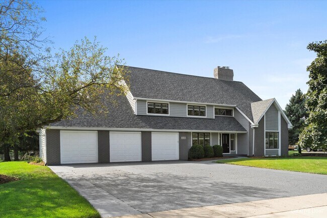 Building Photo - 24101 Royal Worlington Dr