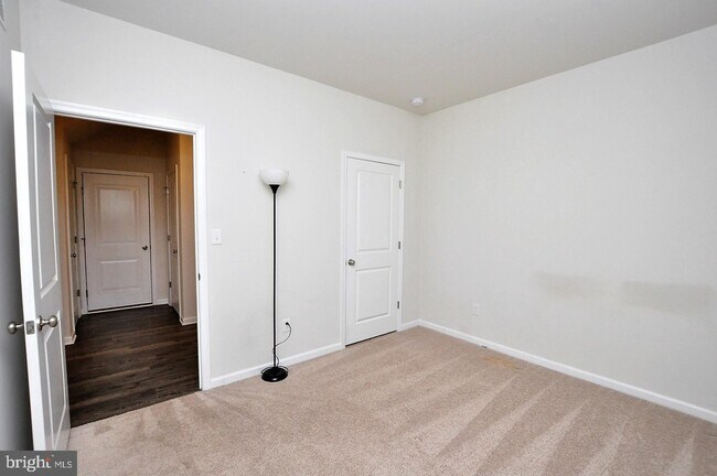 Foto del edificio - 1 Westmont Dr