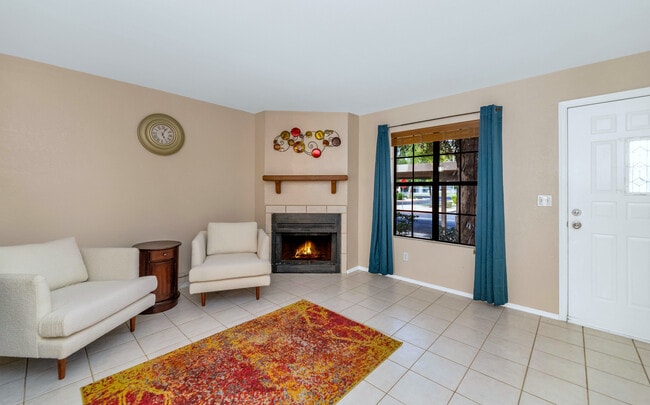 Family Room - 4of4 - 3491 N Arizona Ave