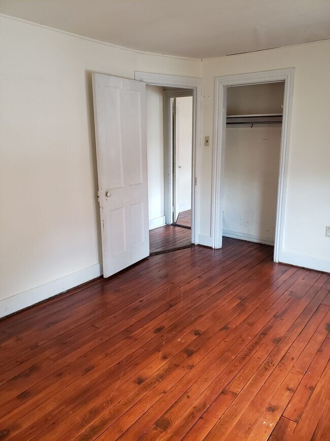 Foto del edificio - 254-256 E. Madisone Street