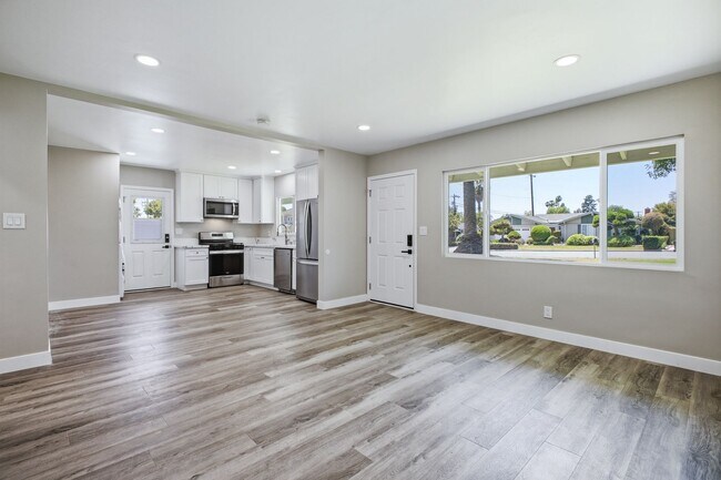 Building Photo - Stylishly Updated Pasadena Home with Spacious Yards Perfect for Entertaining
