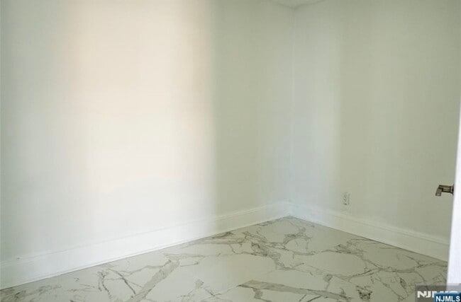 Building Photo - 9066 Palisade Plaza