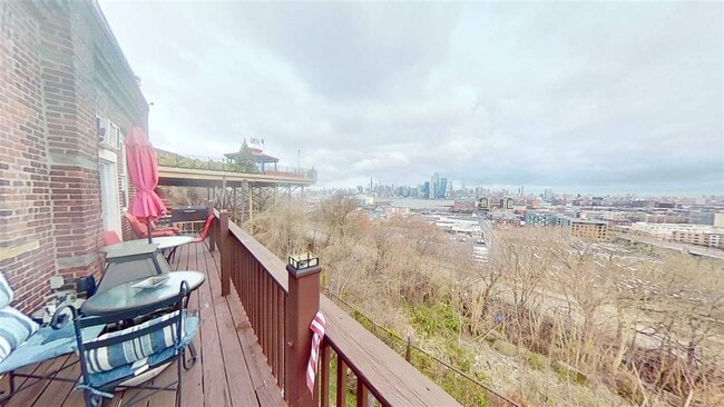 Foto del edificio - 812 Palisade Ave