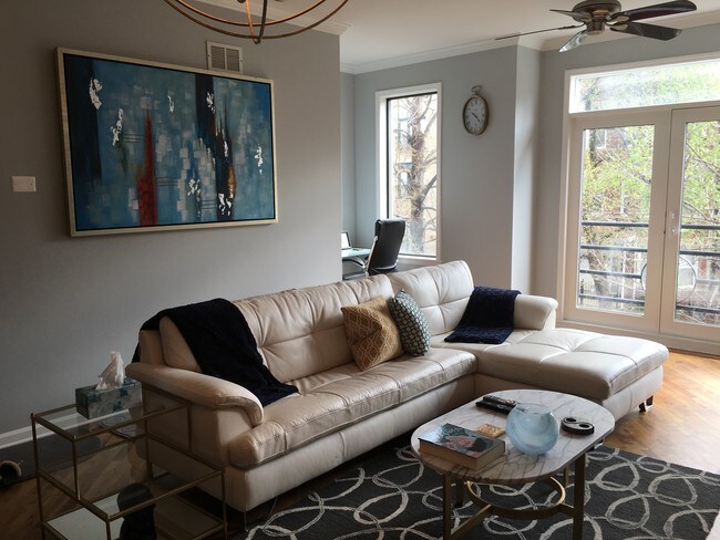 Foto del edificio - 912 N Hermitage Ave