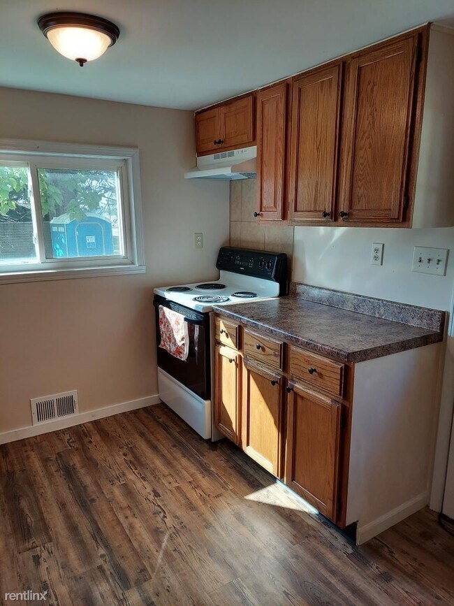 Building Photo - 2 br, 1 bath House - 113 Morris Rd REMODEL...