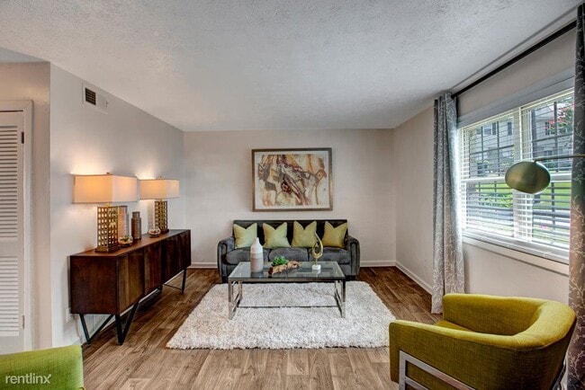 Foto del edificio - 6800 Peachtree Industrial Blvd