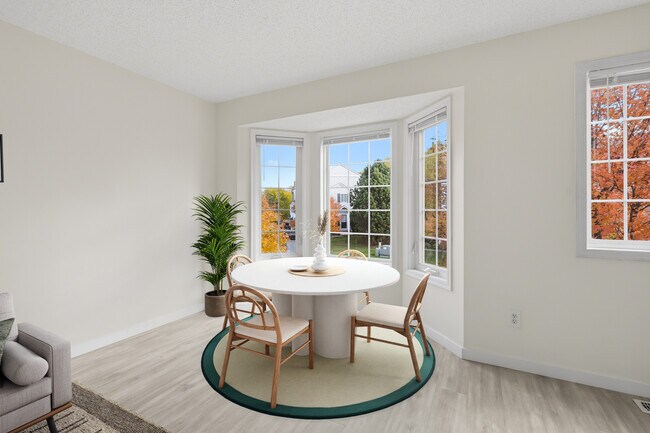 Foto del edificio - 4811 Education Dr N